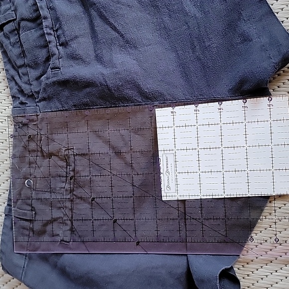 Michael Kors Linen Shorts - Picture 9 of 10